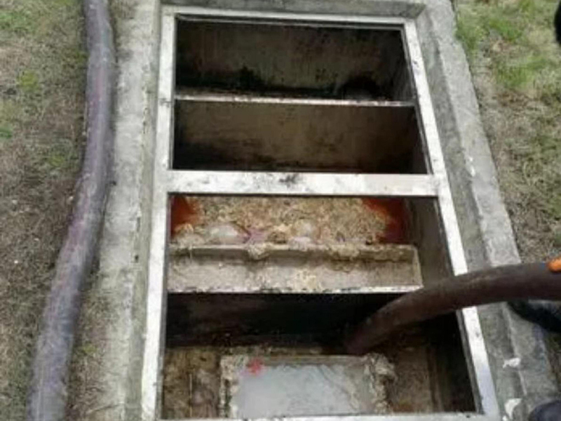 乌拉特后隔油池清理